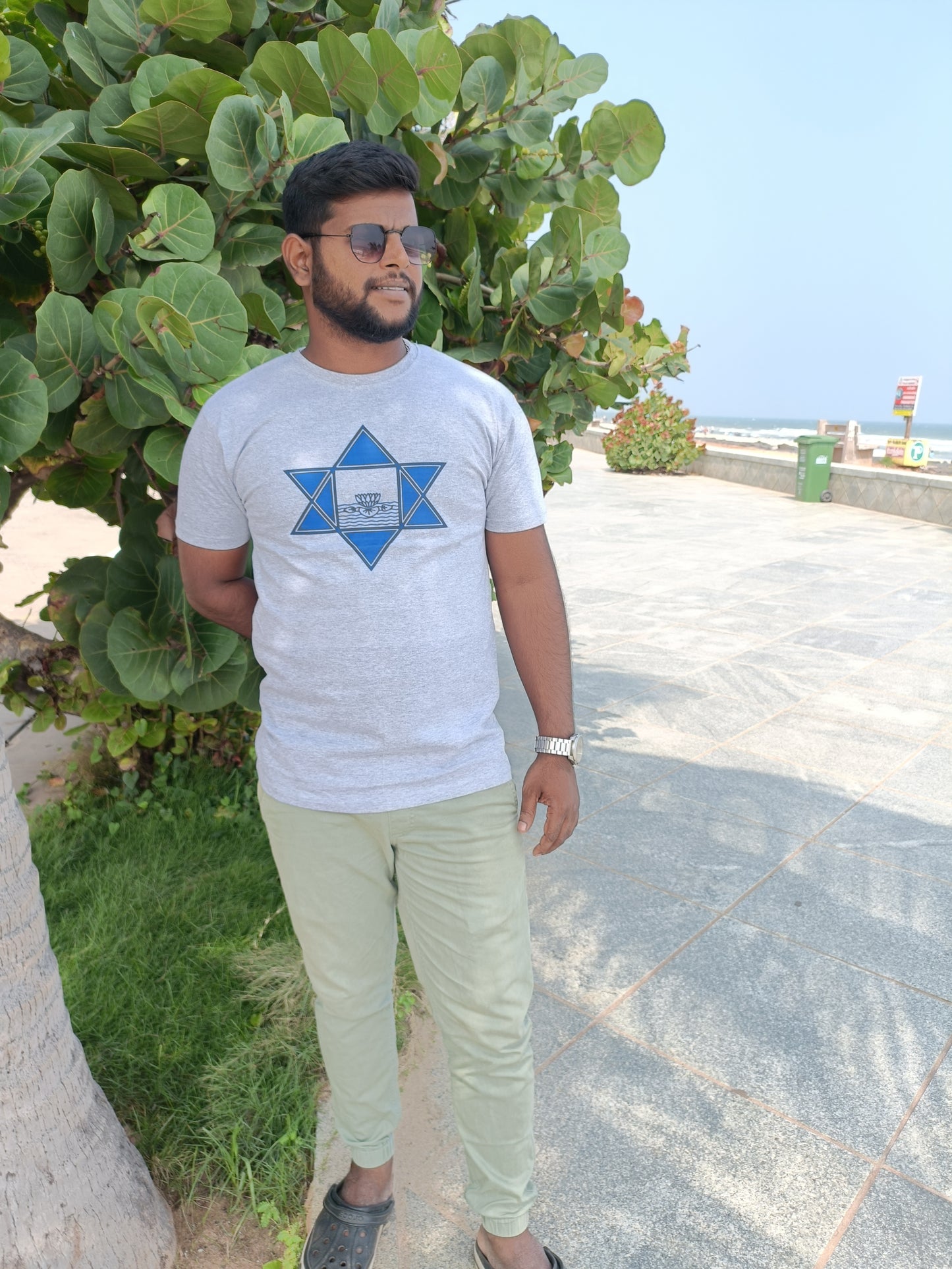 stylish-men-cotton-regular-fit-t-shirt-by-auraexperiencestore-puducherry