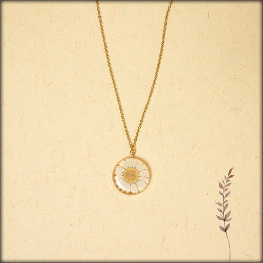 aura handcrafted daisy preserved flower jewellery necklace