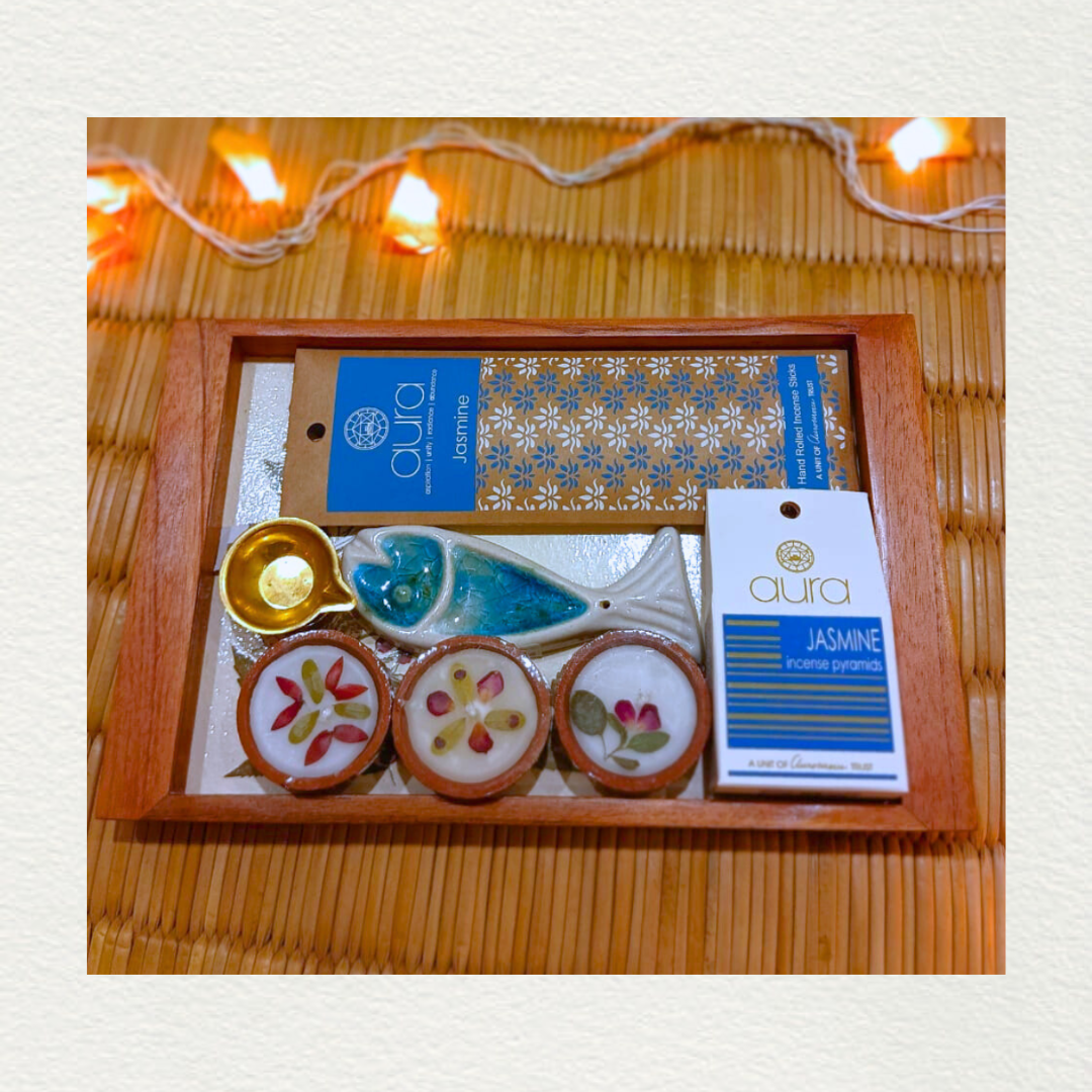 Festive Gift Tray Of Light And Fragrance