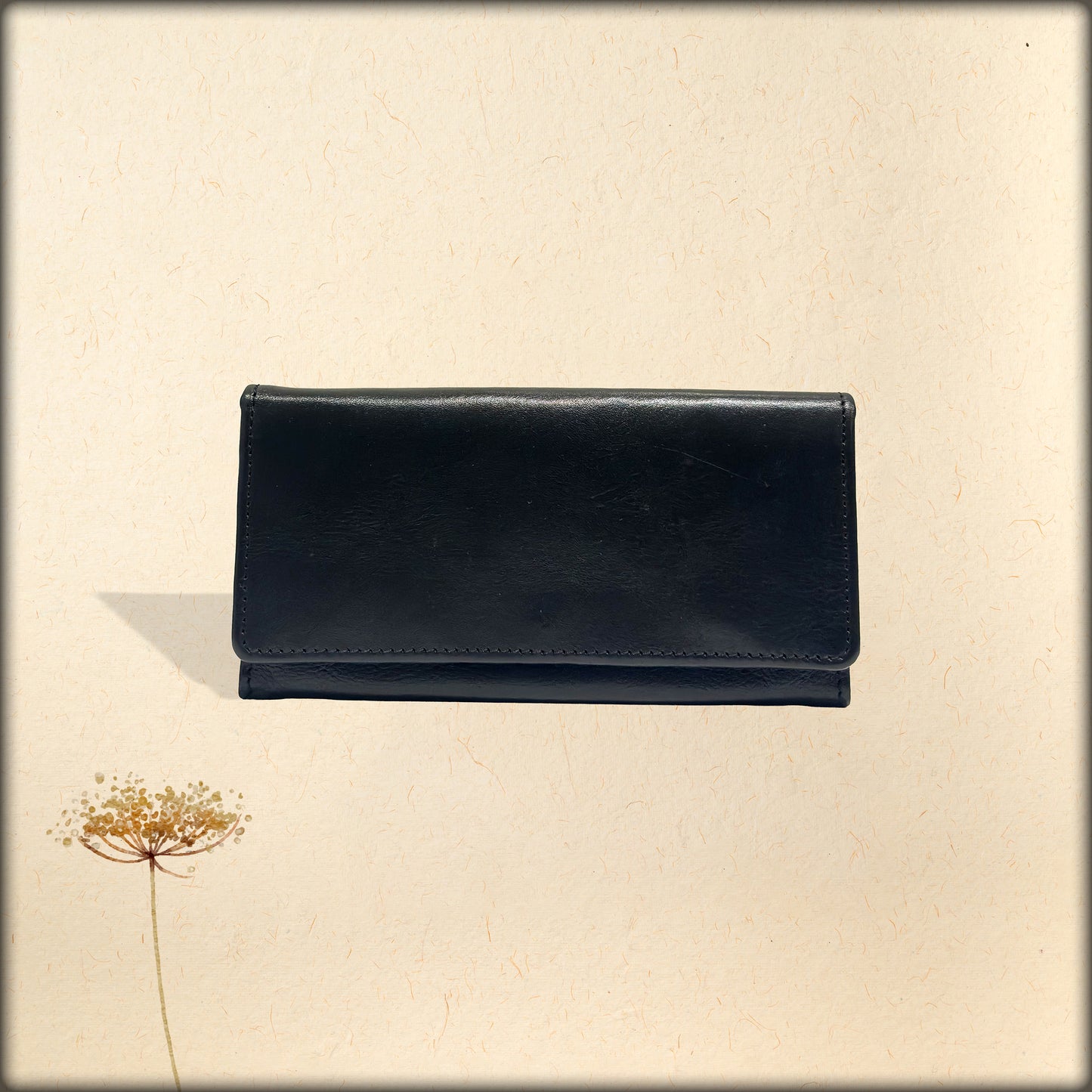 aura classic obsidian black leather women's wallet