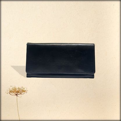 aura classic obsidian black leather women's wallet