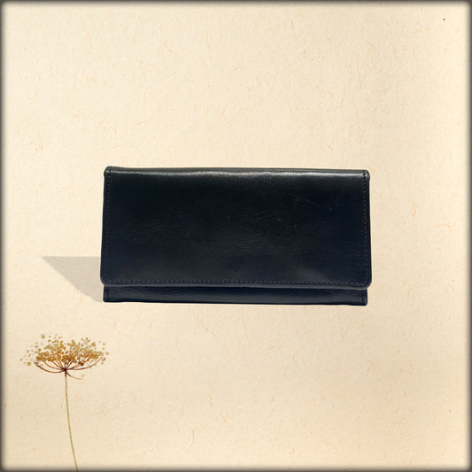 aura classic obsidian black leather women's wallet