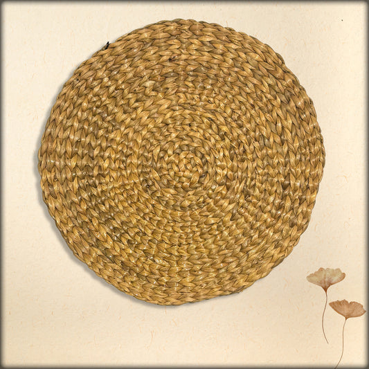aura hand woven water hyacinth pot trivet - large