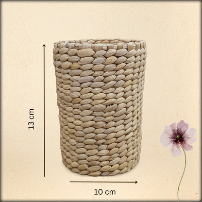 Aura Water Hyacinth Round Pen Stand – Small
