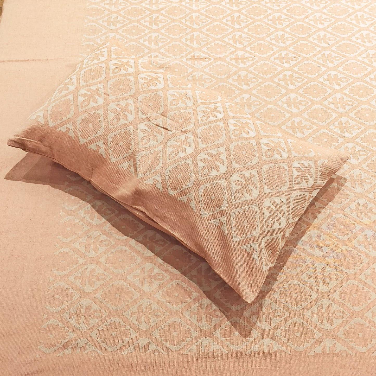 beautifully-handloom-cotton-bedlinen-from-aura-experience-stire-pondicherry