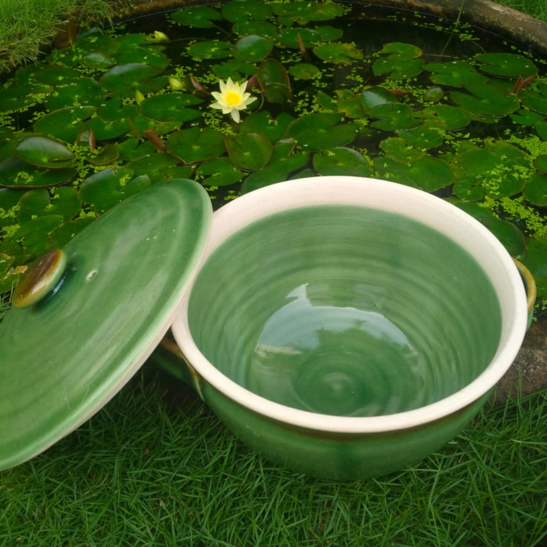 Light Green Handcrafted Ceramic Cassarole Bowl with a Lid