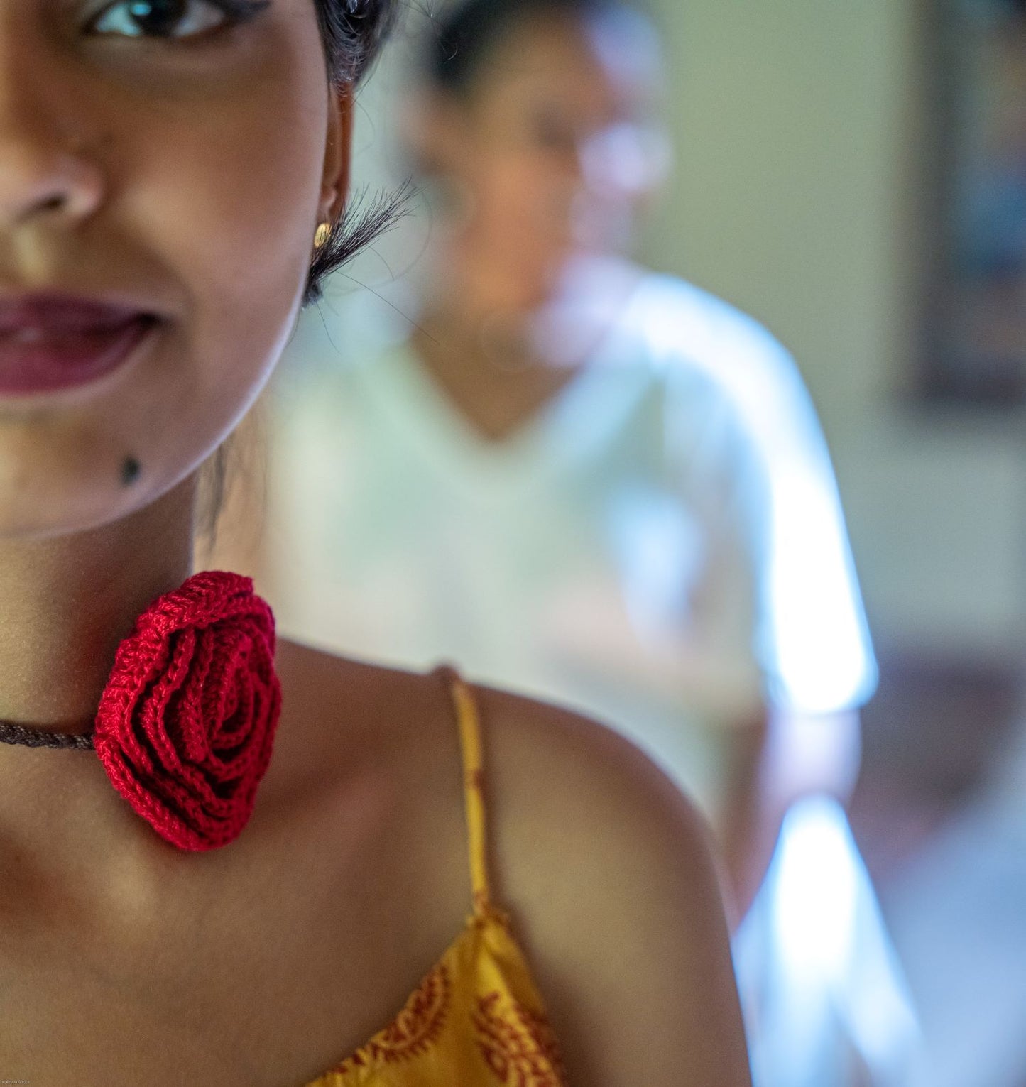 single red rose crochet choker