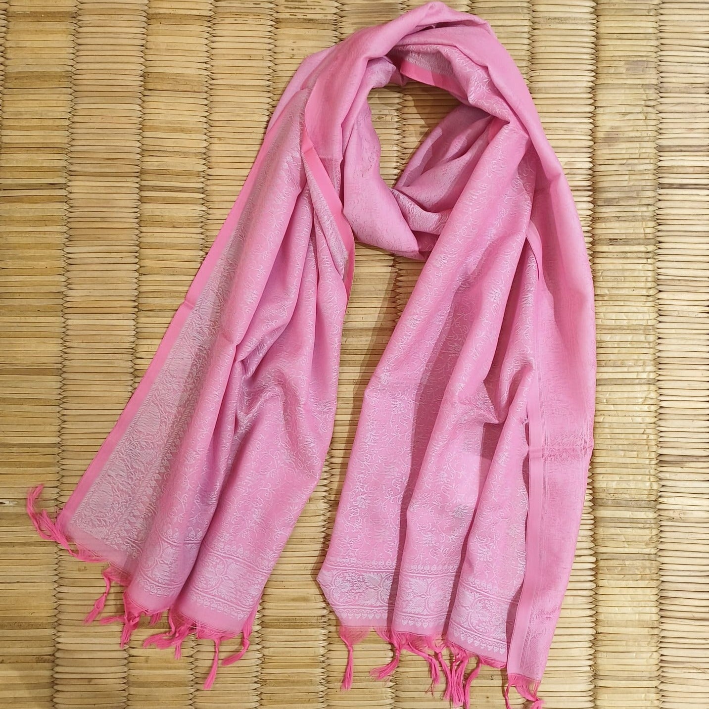 elegant-and-stylish-banarasi-stole-which-is-perfect-for-daily-use-from-aura-experience-store-pondicherry