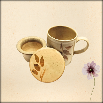 aura ceramic tea cup with infuser & lid | 300ml beige foliage mug