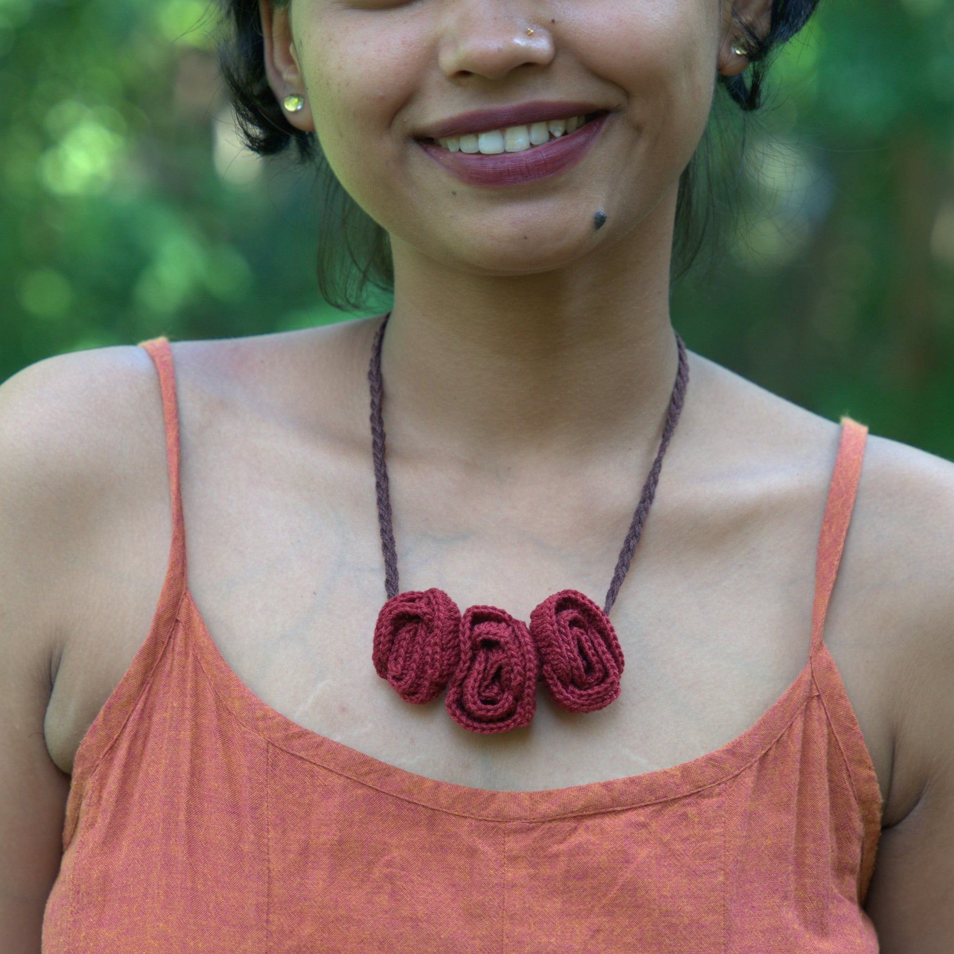 red crochet neckpiece