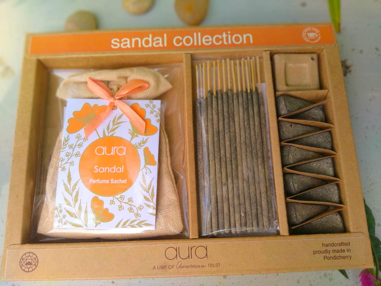 handmade-sandalwood-gift-set-from-aurastore.in-puducherry