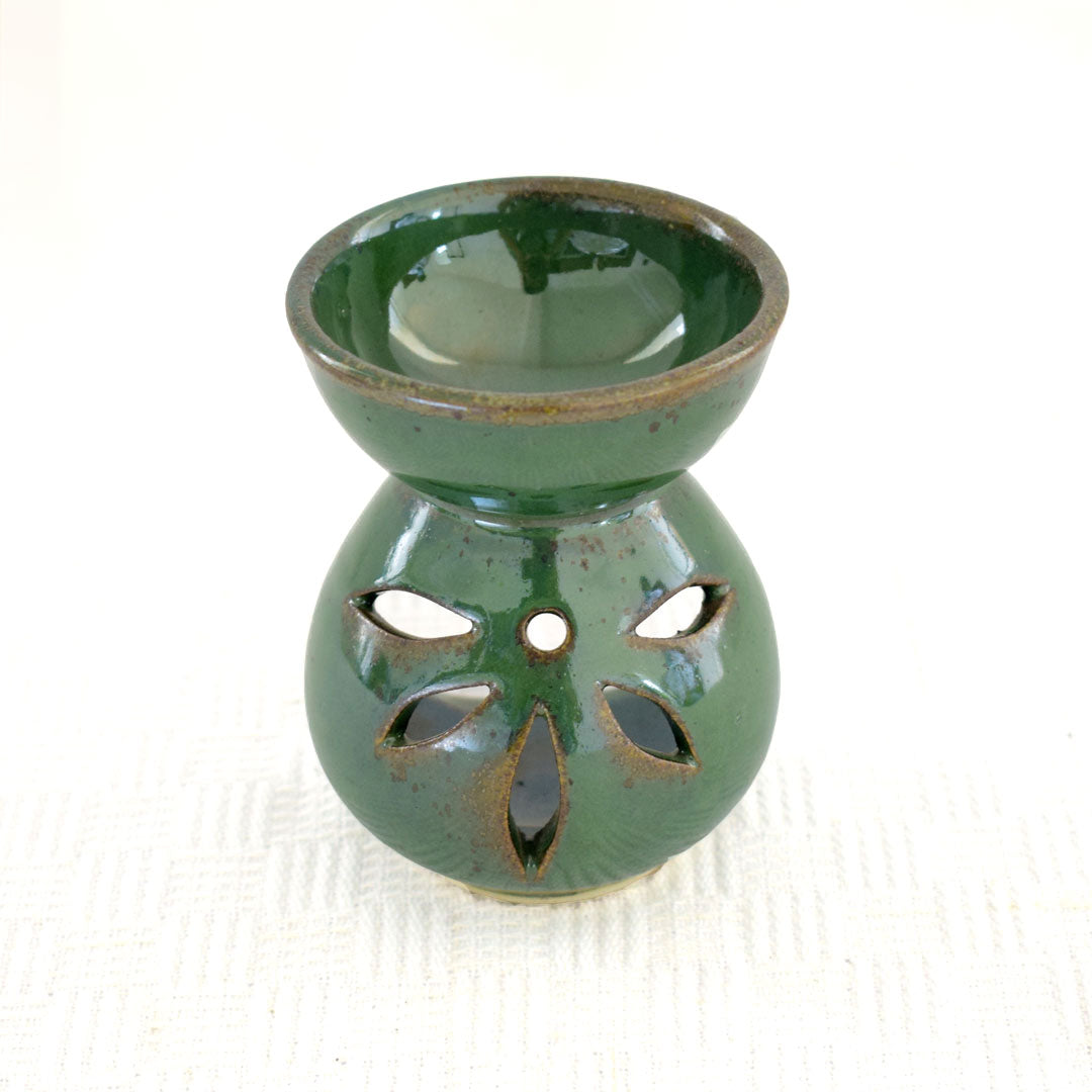 online-shopping-beautiful-green-ceramic-diffuser-to-keep-your-home-smelling-divine-in-aura-store-pondicherry