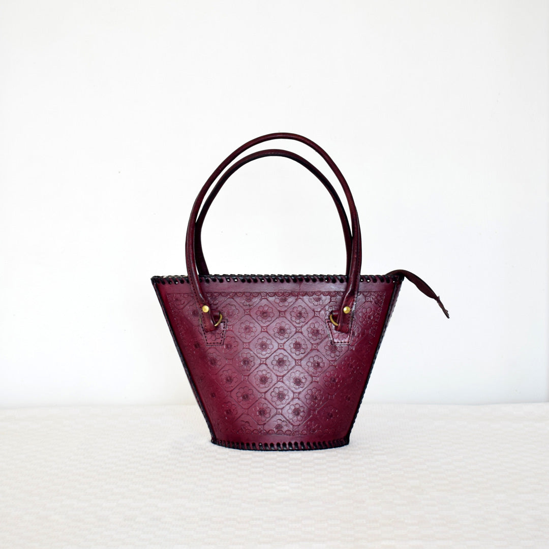 elegant-versatile-leather-handbag-with-a-classic-minimalist-design-that-complements-any-outfit-in-aura-store-pondicherry