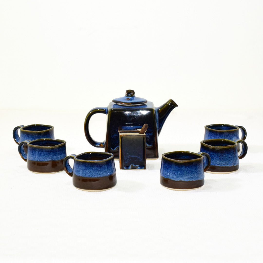 beautiful-and-elegant-ceramic-tea-set-pot-with-is -best-collection-in-your-table-ware-in-aura-store-pondicherry