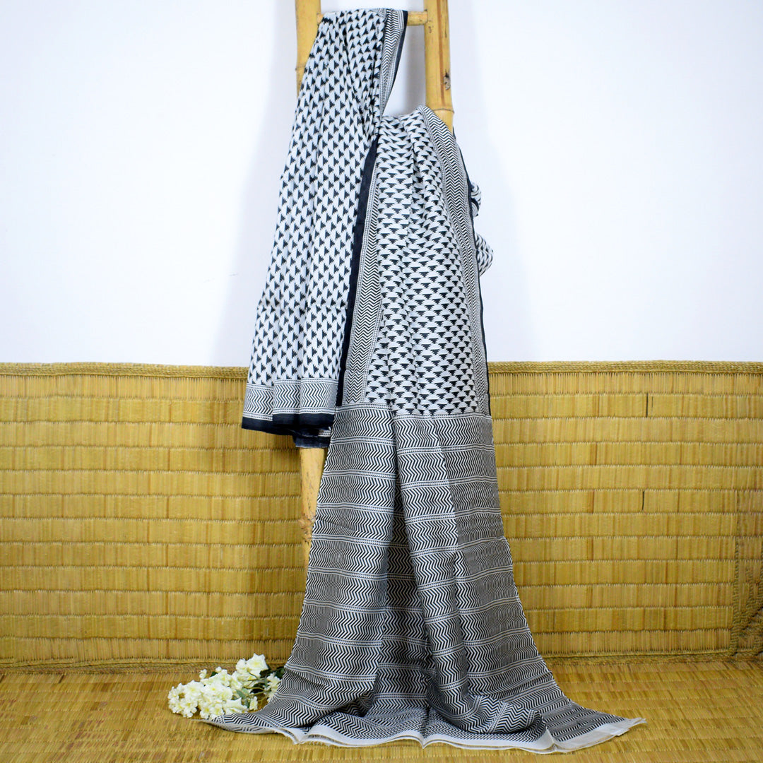 white-black-traditional-handloom-elegant-pure-cotton-in-aura-pondicherry